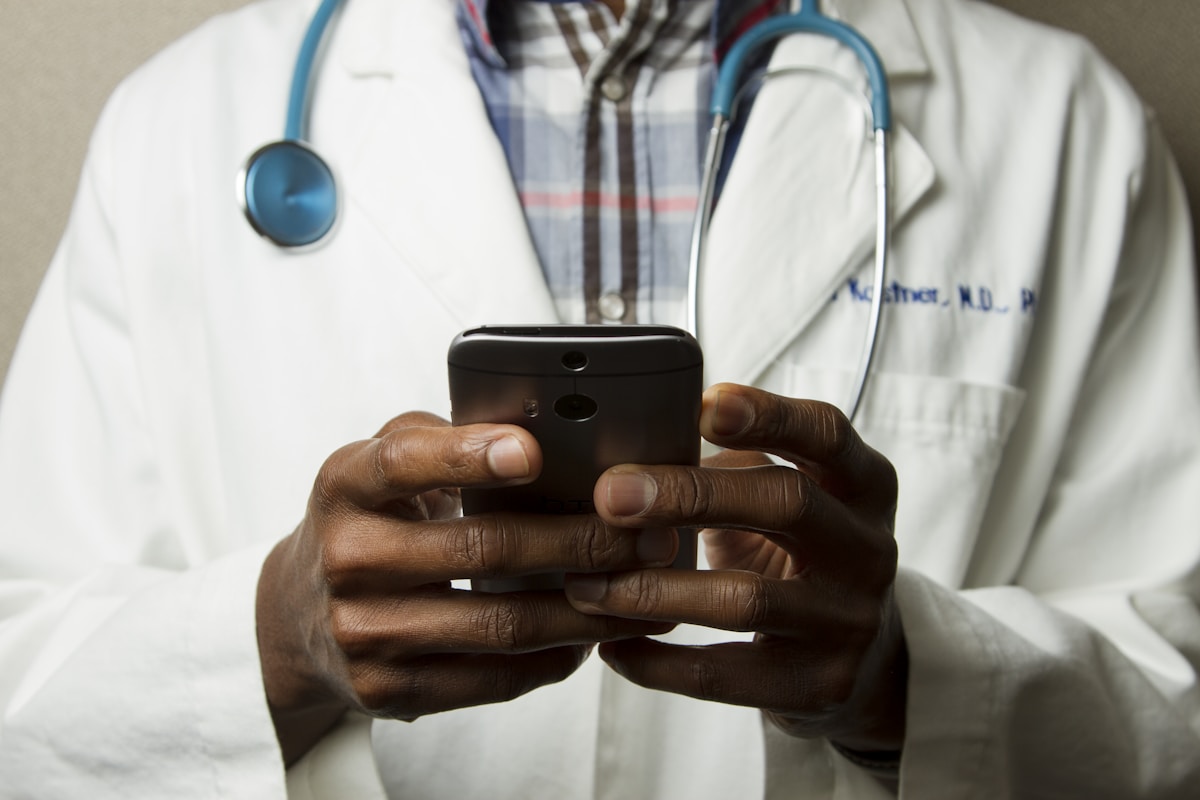 Consultation de santé pour parler douleurs articulaires